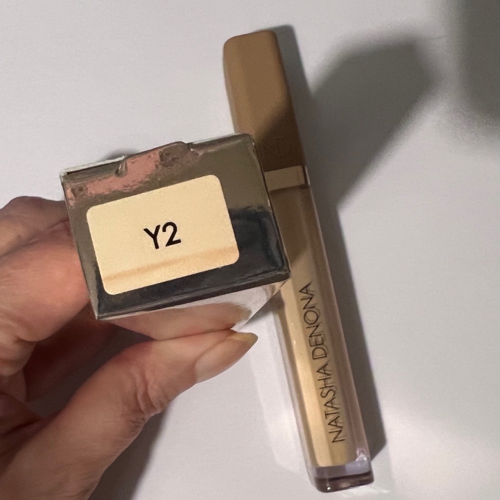 Natasha Denona HY-GLAM CONCEALER in Y2 - Picture 7 of 8